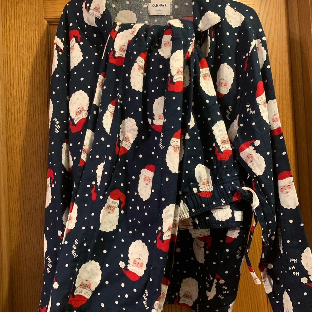 Old Navy Christmas Pajamas. NWT. Mens XL